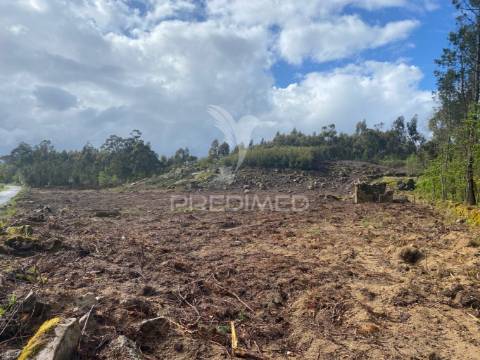 Vende se terreno junto a zona industrial
