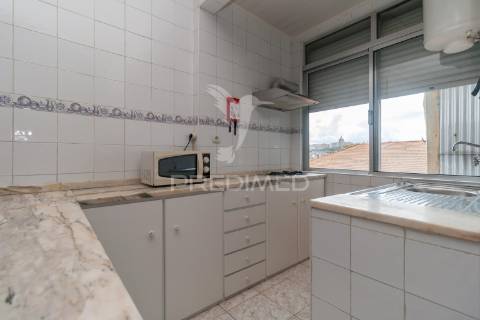 Prédio com 3 apartamentos situado na zona histórica do porto