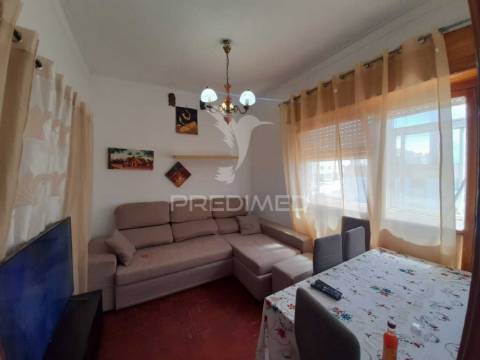 Apartamento t2 com arrecadação, casal do bico, massamá.