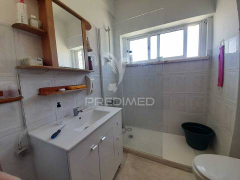 Apartamento t2 com arrecadação, casal do bico, massamá.