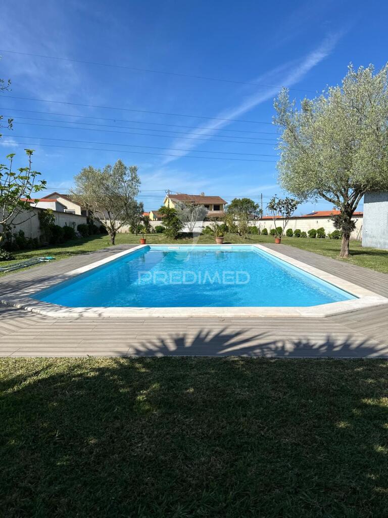 Moradia bi familiar t4 | próximo da praia | vieira leiria
