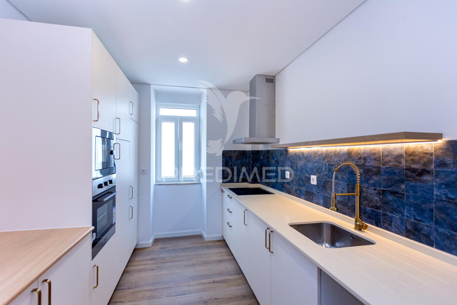 Apartamento t3 remodelado trafaria