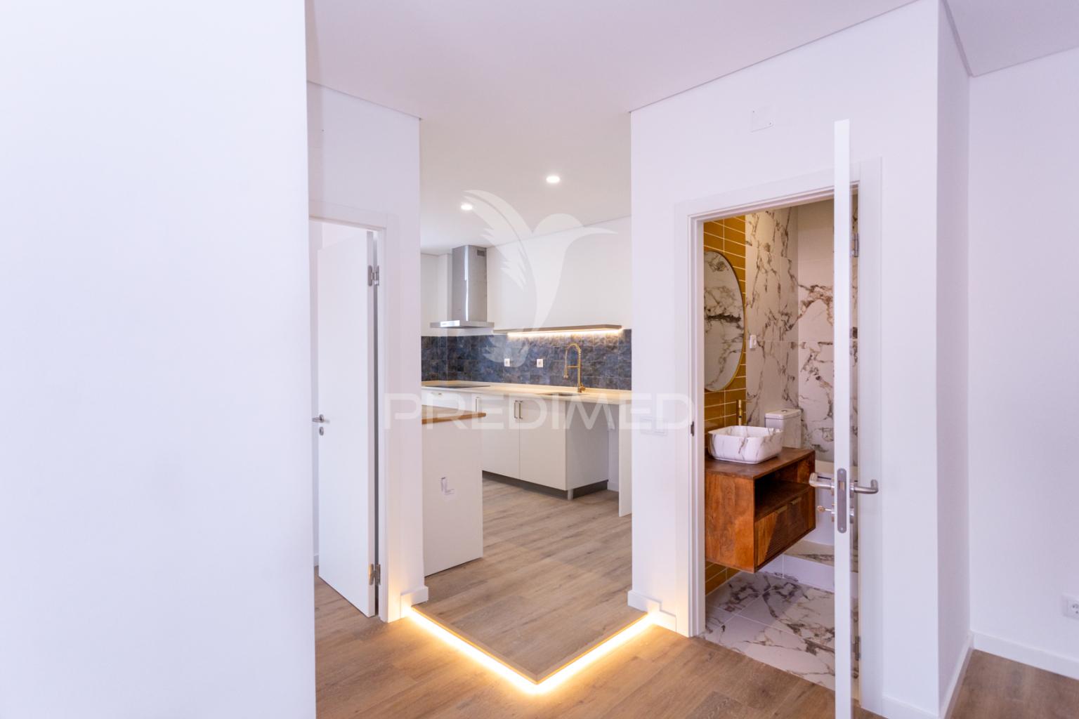 Apartamento t3 remodelado trafaria