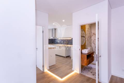 Apartamento t3 remodelado trafaria