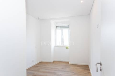 Apartamento t3 remodelado trafaria