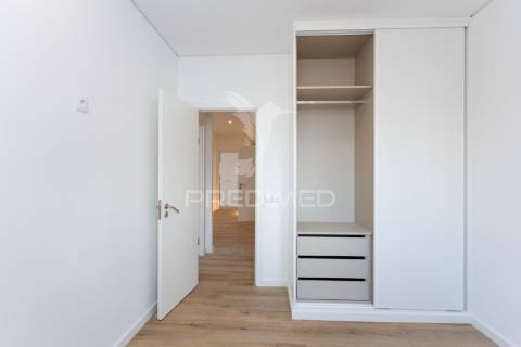 Apartamento t3 remodelado trafaria