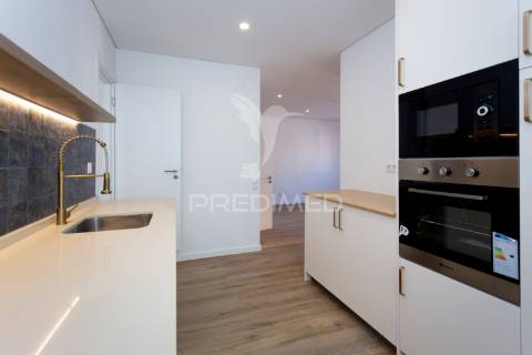 Apartamento t3 remodelado trafaria