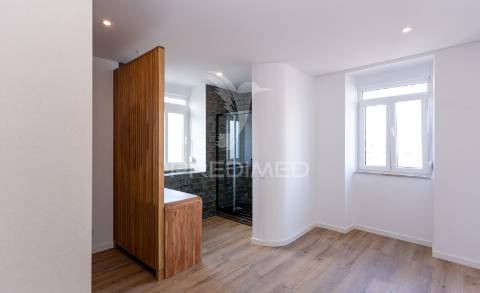 Apartamento t3 remodelado trafaria