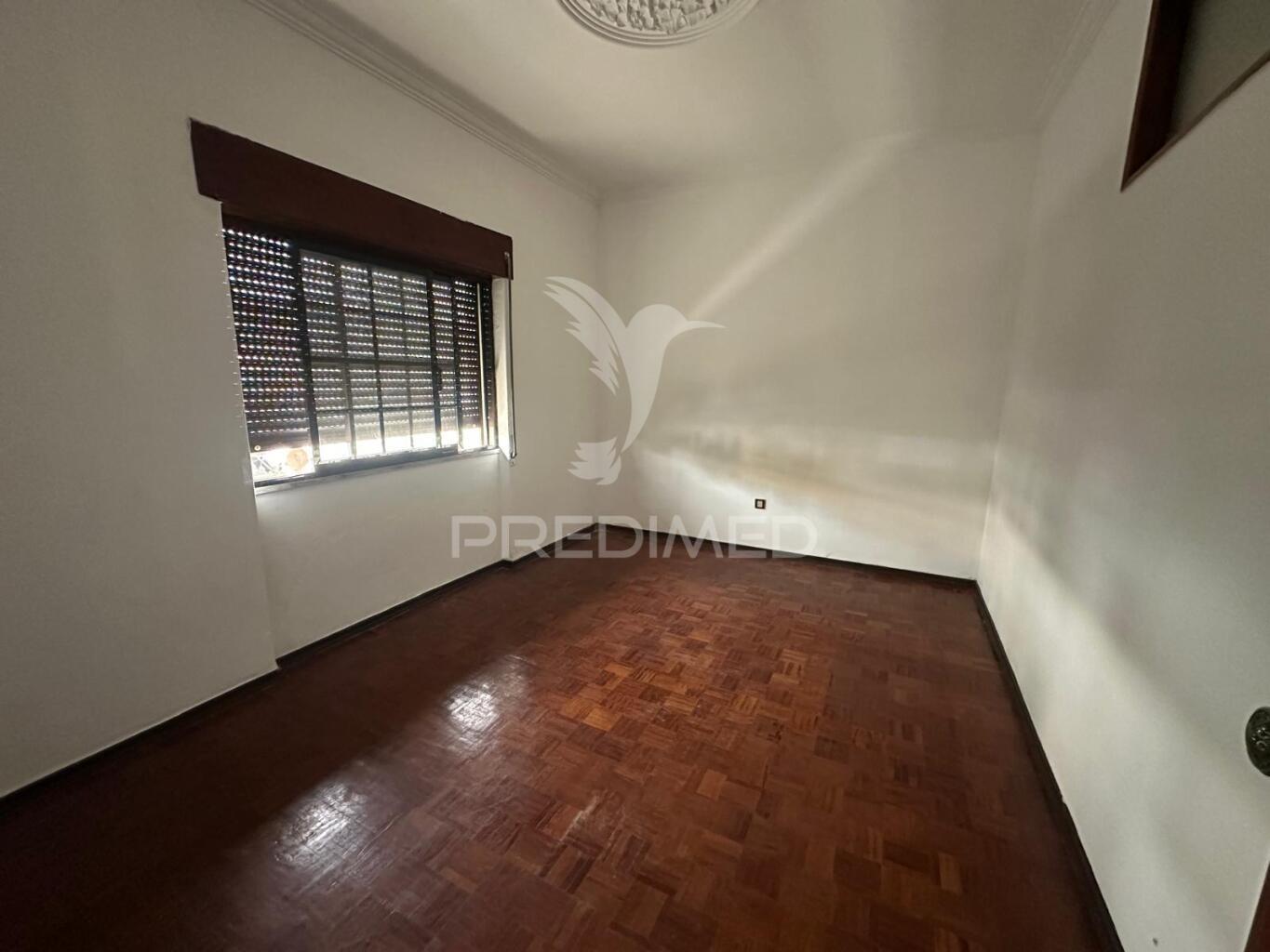 Moradia t3 com anexo t1 com 3 garagens barreiro