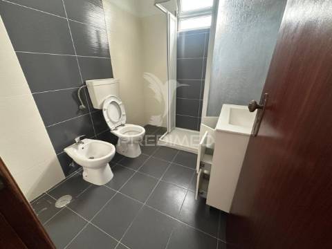 Moradia t3 com anexo t1 com 3 garagens barreiro
