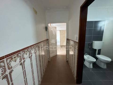 Moradia t3 com anexo t1 com 3 garagens barreiro
