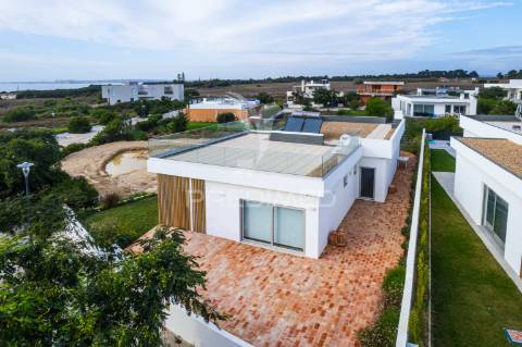 Moradia térrea t3, vista mar, em porto côvo