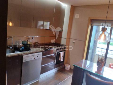 Apartamento t3 em fontelas - peso da régua