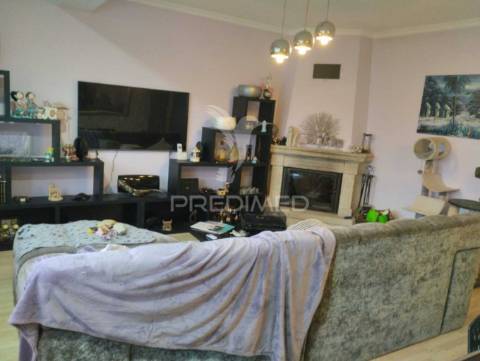 Apartamento t3 em fontelas - peso da régua