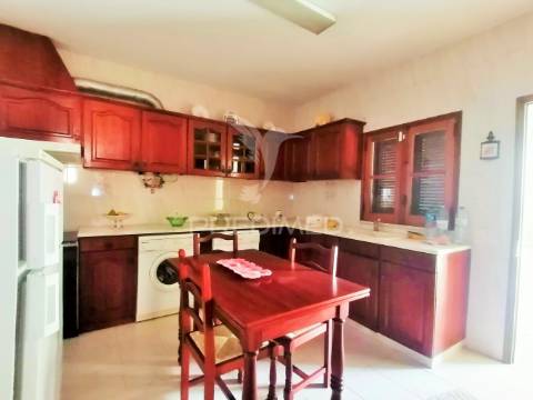 Moradia t3 com quintal e garagem em olhão,  algarve