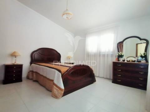 Moradia t3 com quintal e garagem em olhão,  algarve