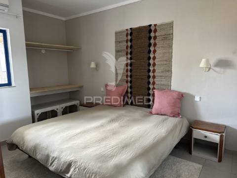 Apartamento t1 arrendamento 1 ano junto à praia da rocha