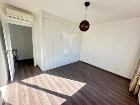 Apartamento t2 na quinta do meio em sines