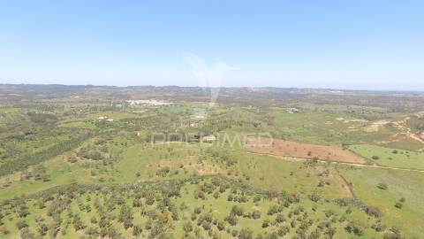 Monte alentejano com 17ha, odemira