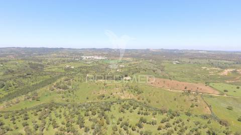 Monte alentejano com 17ha, odemira