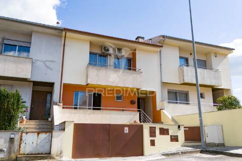 Moradia t3 em palmeira