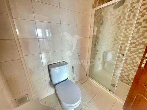 Apartamento t2  boas áreas, com arrecadação  - moita