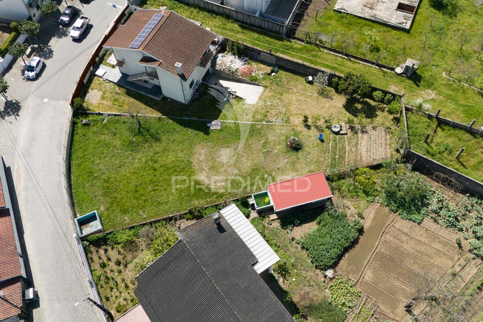 Terreno com 651 m² em panoias | braga