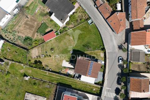 Terreno com 651 m² em panoias | braga