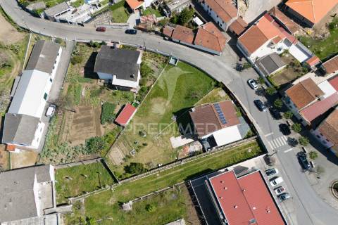 Terreno com 651 m² em panoias | braga