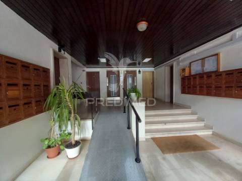 T3 remodelado com 2 elevadores - miratejo