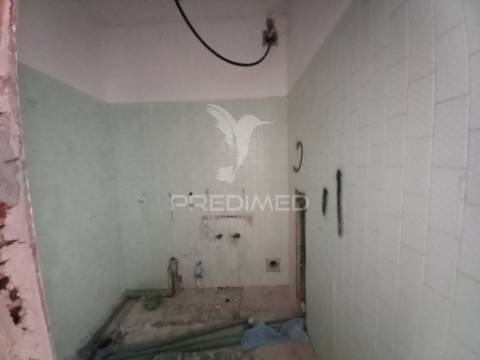 T3 remodelado com 2 elevadores - miratejo