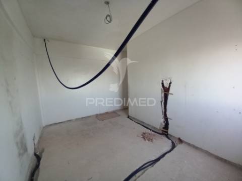 T3 remodelado com 2 elevadores - miratejo