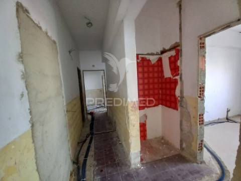 T3 remodelado com 2 elevadores - miratejo