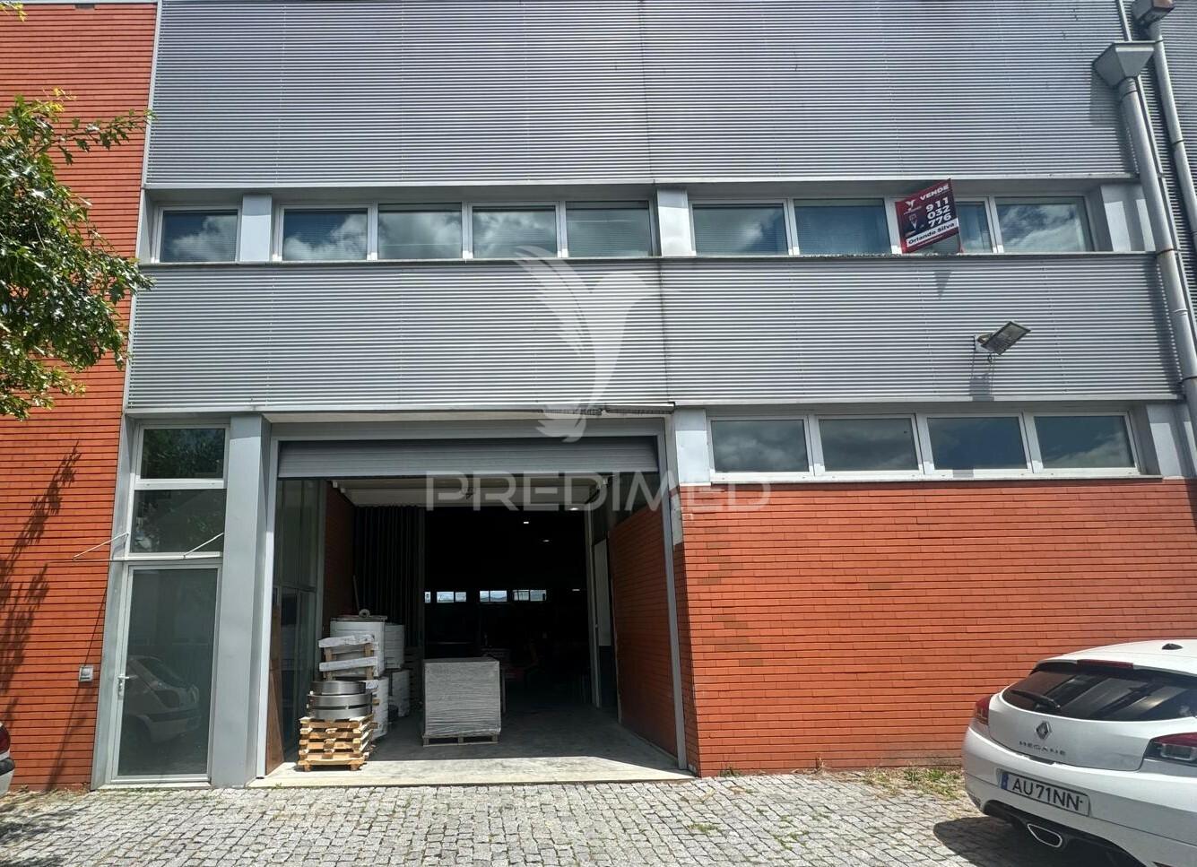 Armazém industrial em vila nova de sande - guimarães