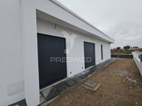 Moradia isol. t3 c/piscina e garagem, vale choupo - azeitão