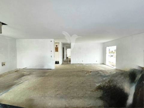 Moradia isol. t3 c/piscina e garagem, vale choupo - azeitão