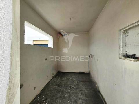 Moradia isol. t3 c/piscina e garagem, vale choupo - azeitão