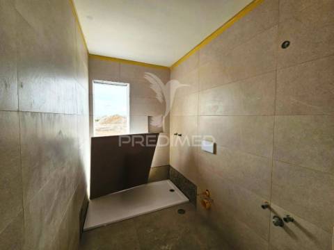 Moradia isol. t3 c/piscina e garagem, vale choupo - azeitão