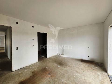 Moradia isol. t3 c/piscina e garagem, vale choupo - azeitão