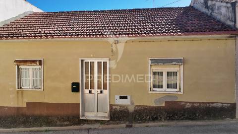 Moradia t2 em amiais de baixo – santarém