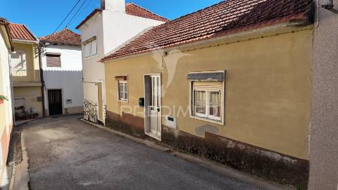 Moradia t2 em amiais de baixo – santarém