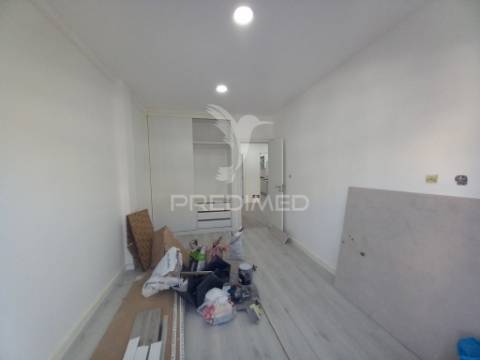 Fantastico duplex completamente restaurado na costa da caparica