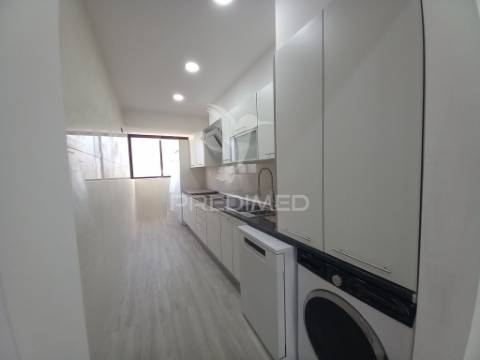 Fantastico duplex completamente restaurado na costa da caparica