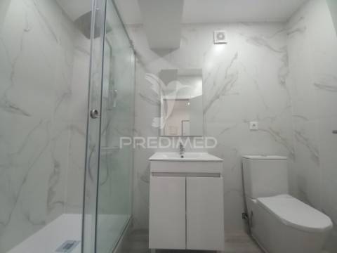 Fantastico duplex completamente restaurado na costa da caparica