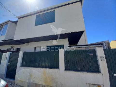 Moradia t3+2 | madorna | parede