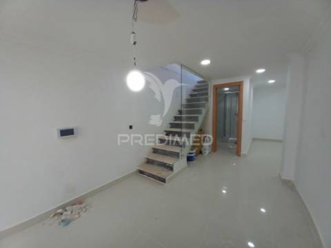 Moradia t3+2 | madorna | parede