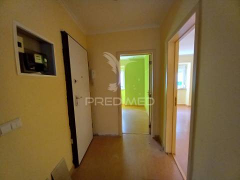 Apartamento t1 | remodelado | amadora