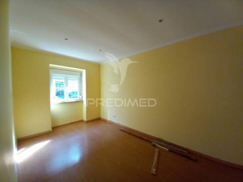 Apartamento t1 | remodelado | amadora
