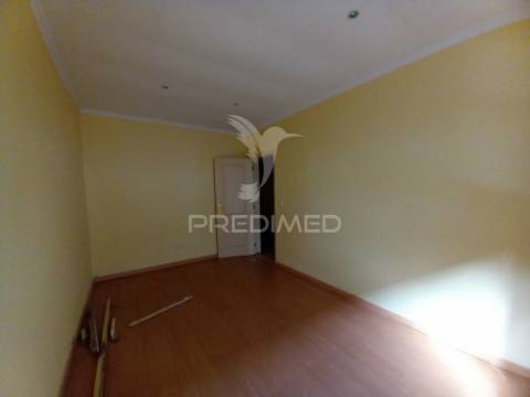 Apartamento t1 | remodelado | amadora