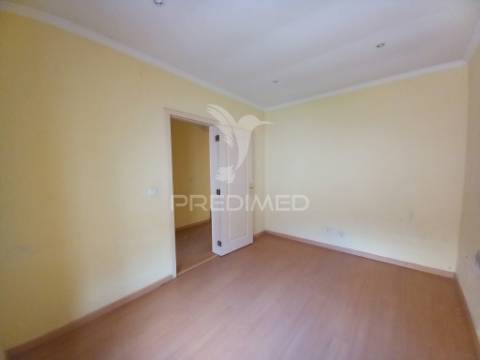 Apartamento t1 | remodelado | amadora